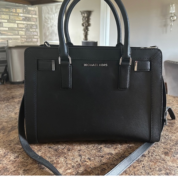 Michael Kors Ladies Handbag - Picture 4 of 6